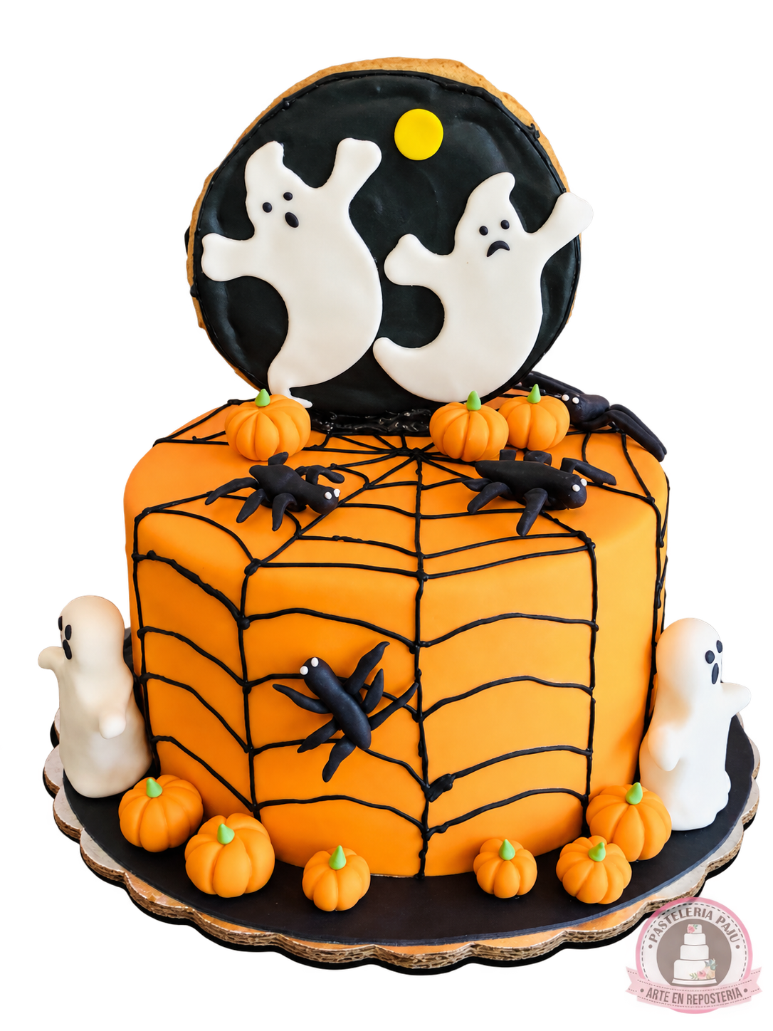 Pastel de Halloween con fantasmas, arañas y calabazas