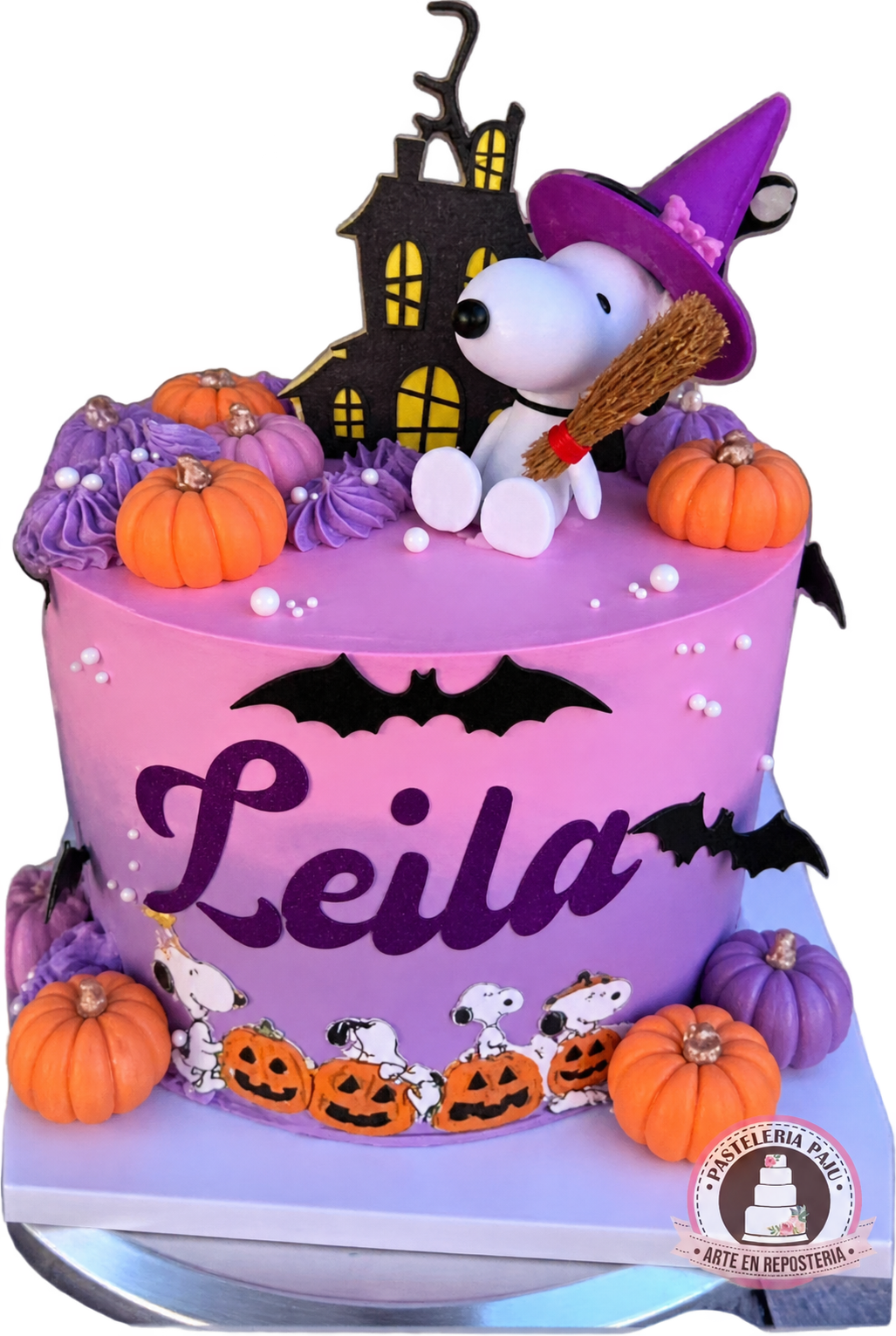 Pastel de Halloween de Snoopy con calabazas